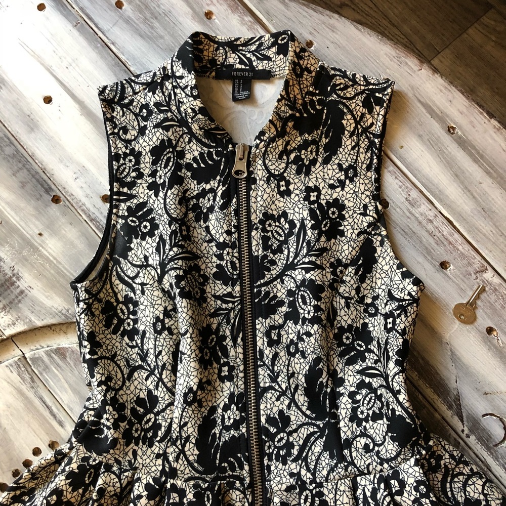 Patterned Black & Cream Dress F21 - Picture 2 of 5